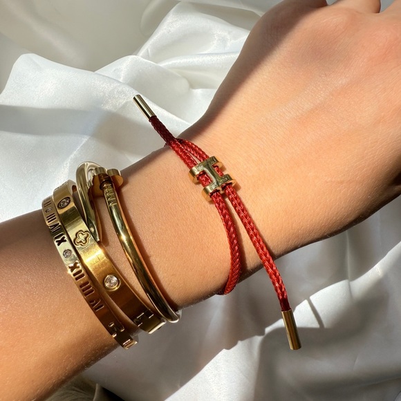 Adjustable wire bracket 
Red and Gold Braided Bracelet - Picture 9 of 10